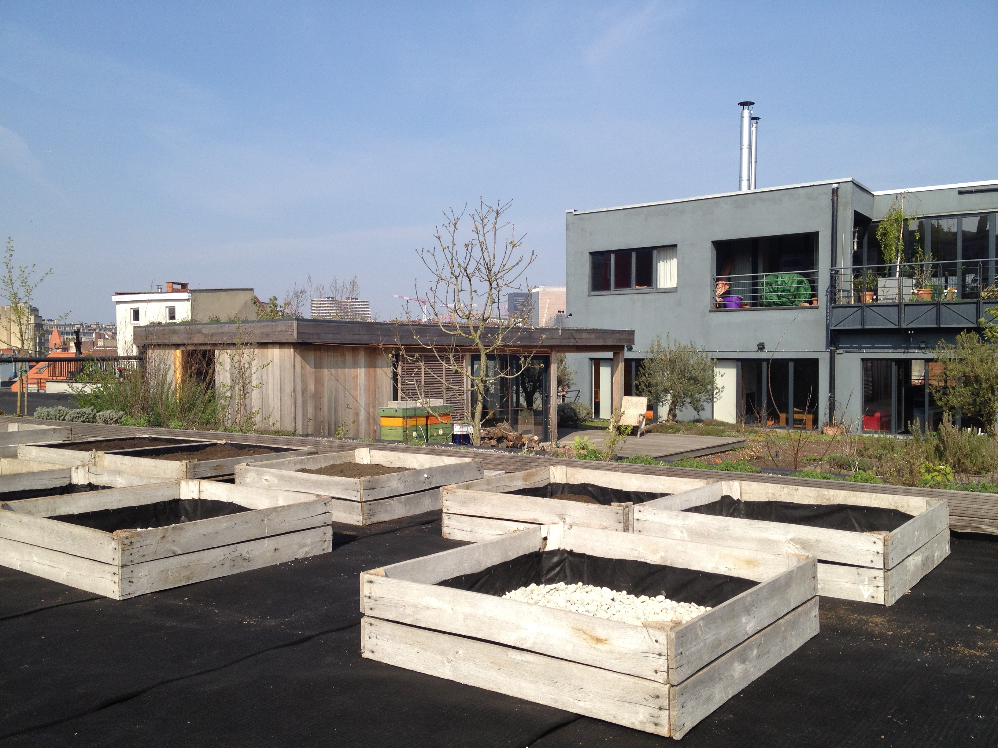 containers, rooftop parking Lepage